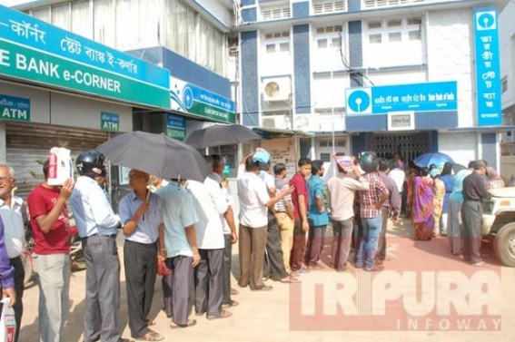 Huge rush observed in banks on Friday 